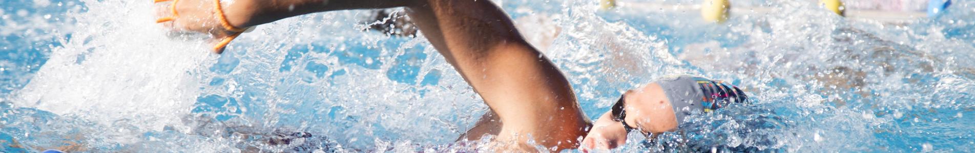 PILETA LIBRE EN CAMPOS DE DEPORTE SAN ISIDRO