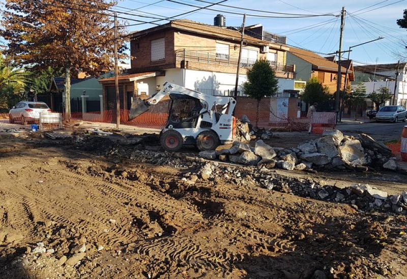 ASFALTO CALLE 3 DE FEBRERO