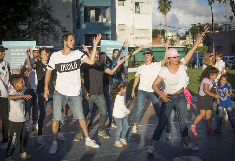 Humor en verano, Municipio de San Isidro