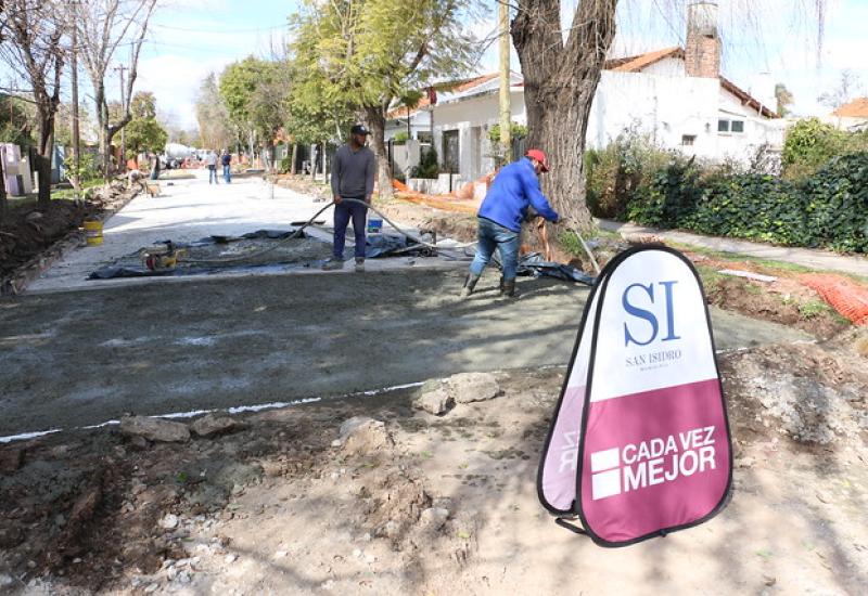 RENOVACIÓN DE PAVIMENTO EN LOMAS DE SAN ISIDRO