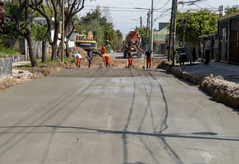 PAVIMENTOS EN EL BARRIO JARDÍN 