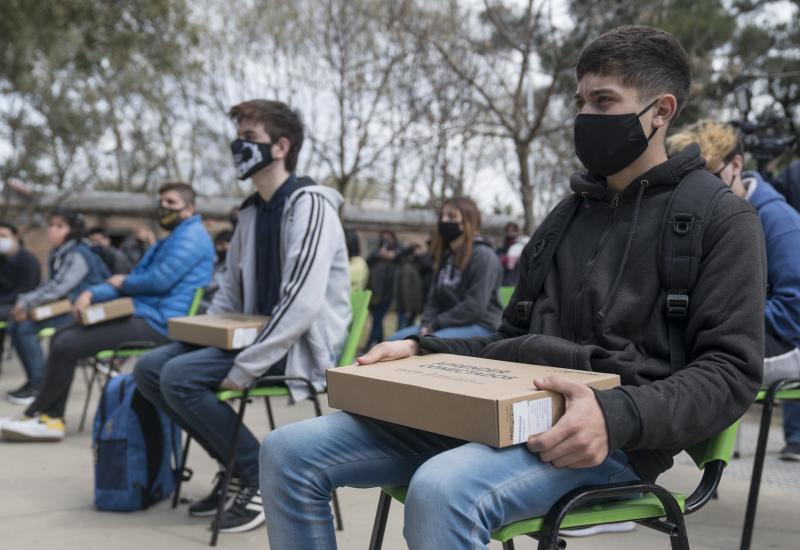 municipio de san isidro, entrega netbooks a escuelas públicas san isidro, ministerio, aprender conectados, computadora, educación, estudiar, 
