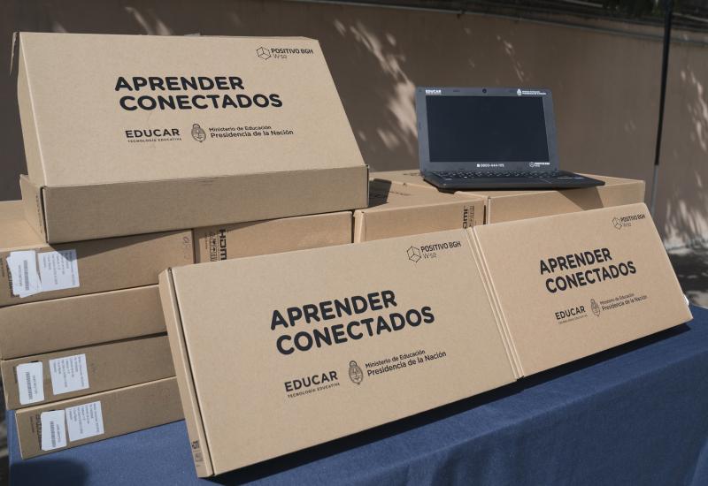 municipio de san isidro, entrega netbooks a escuelas públicas san isidro, ministerio, aprender conectados, computadora, educación, estudiar, 