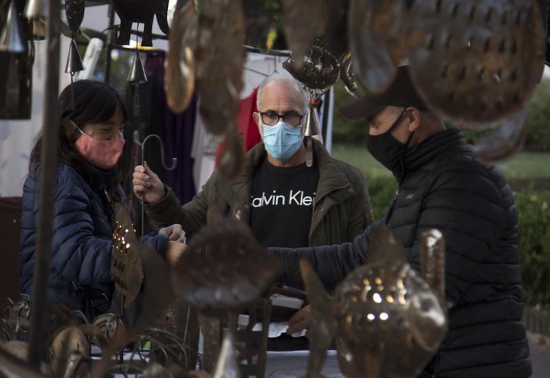 municipio de san isidro, artesanos, feria, casco historico, plaza mitre, gustavo posse, comercios, comercio, comerciantes
