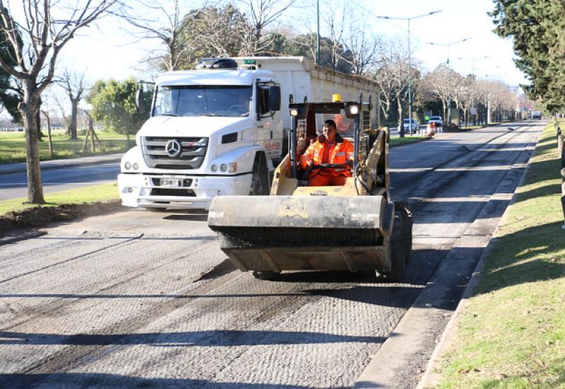 RENOVACIÓN DE ASFALTO EN AV. UNIDAD NACIONAL