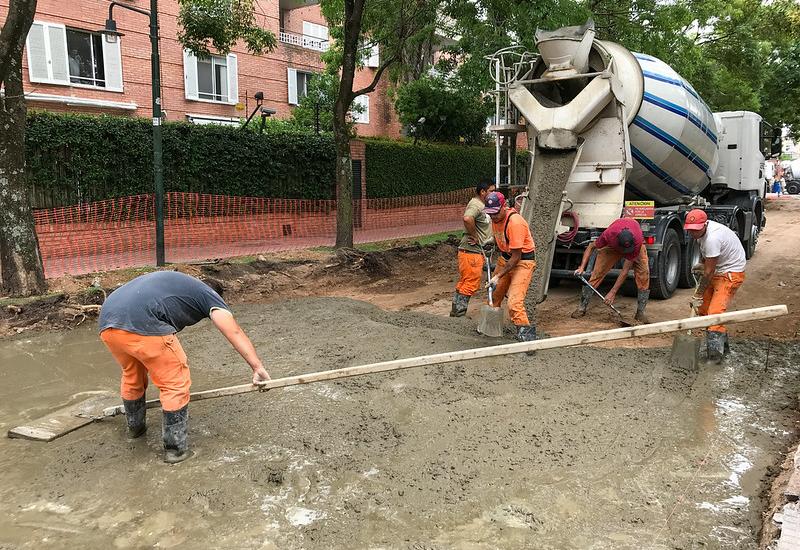 SE RENUEVA EL PAVIMENTO DE AVELLANEDA