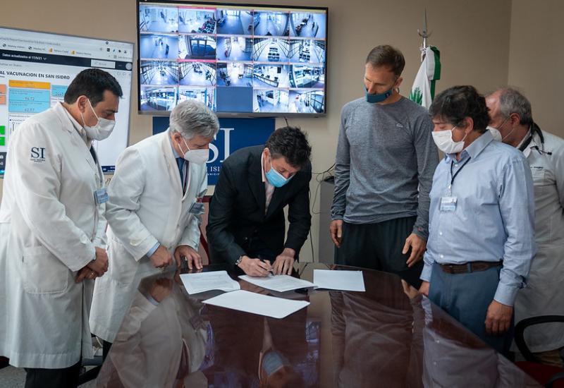 JUGADORES DE BAHÍA BASKET VISITARON EL SERVICIO DE MEDICINA DEL ESTRÉS