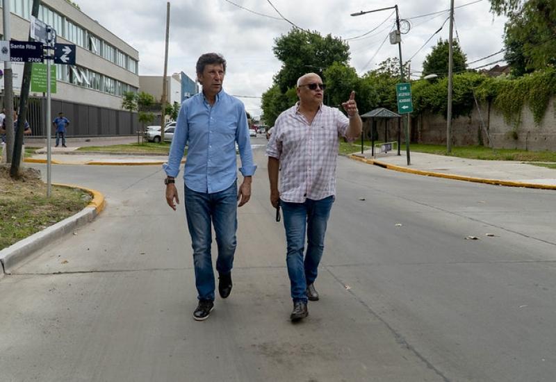 PAVIMENTOS DE ALTA RESISTENCIA EN BARRIO JARDÍN