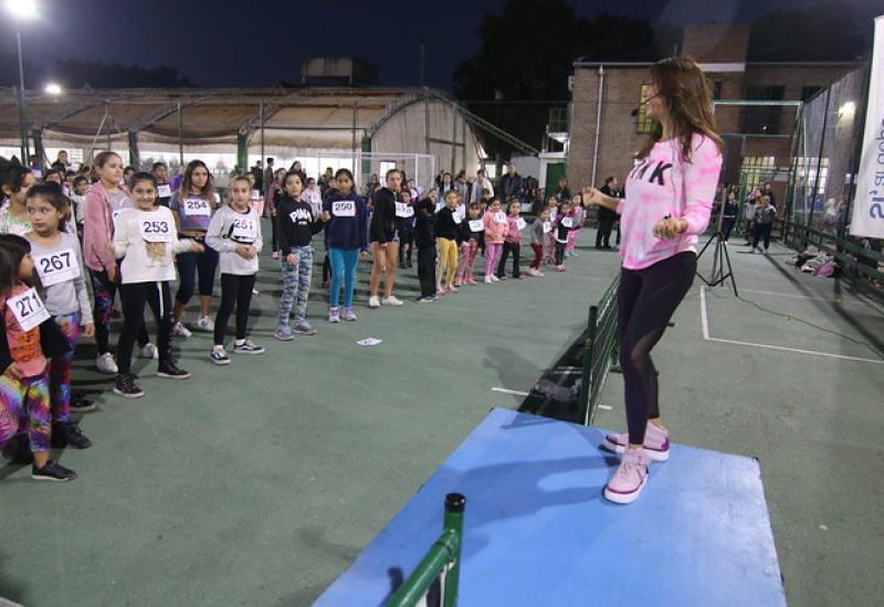 BECAS PARA LA ESCUELA DE VALERIA ARCHIMÓ, MUNICIPIO DE SAN ISIDRO