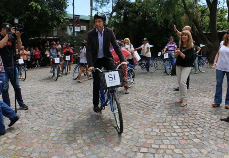 Nuevas bicicletas para los abuelos de Puerto Libre, Municipio de San Isidro