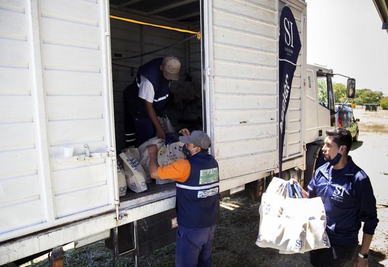 municipio de san isidro, espacio publico, accion social, bolsas navideñas