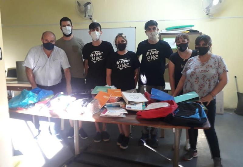 municipio de san isidro, integracion comunitaria, donacion, utiles, cuadernos, lapices, escuela, regreso a clases, aulas, colegio, campaña solidaria