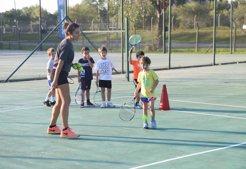 CAMPOS DE DEPORTES, municipalidad de san isidro, coronavirus