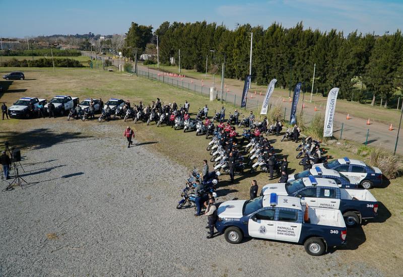 CAPACITACIÓN SOBRE CONDUCCIÓN SEGURA DE MOTOCICLETAS PARA COMBATIR LA INSEGURIDAD CAPACITACIÓN SOBRE CONDUCCIÓN SEGURA DE MOTOCICLETAS PARA COMBATIR LA INSEGURIDAD