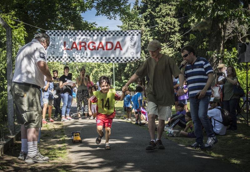 CARRERA DE AUTITOS A PIOLÍN, MUNICIPIO DE SAN ISIDRO