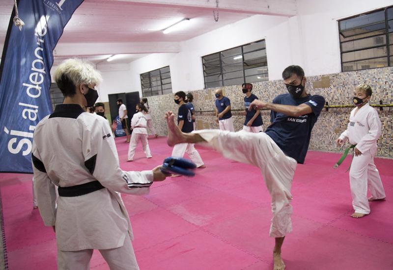 CLASES DE TAEKWONDO EN LOS CAMPOS DE DEPORTES MUNICIPALES CLASES DE TAEKWONDO EN LOS CAMPOS DE DEPORTES MUNICIPALES