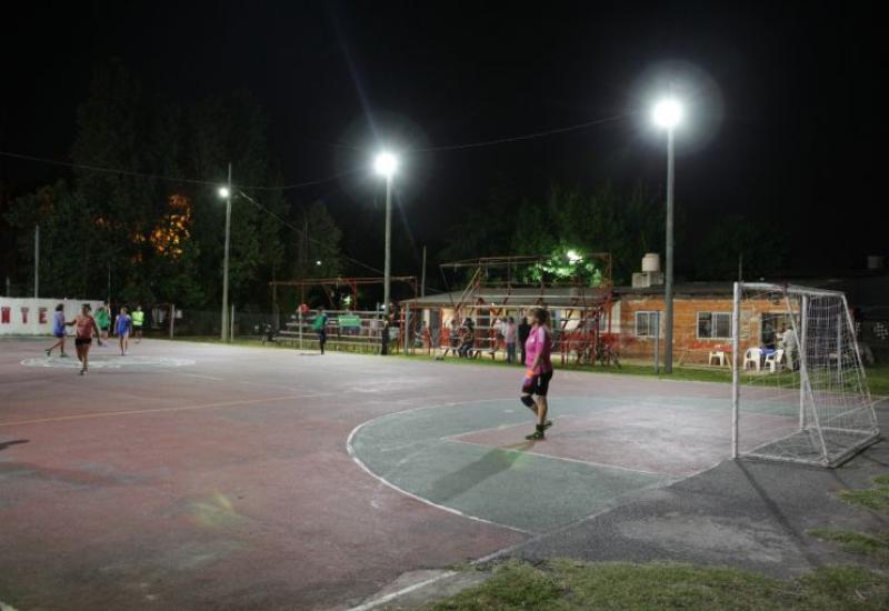 Luces led en clubes de barrio, Municipio de San Isidro