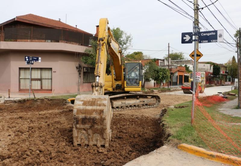 NUEVO ASFALTO EN CALLE CUYO, MARTÍNEZ