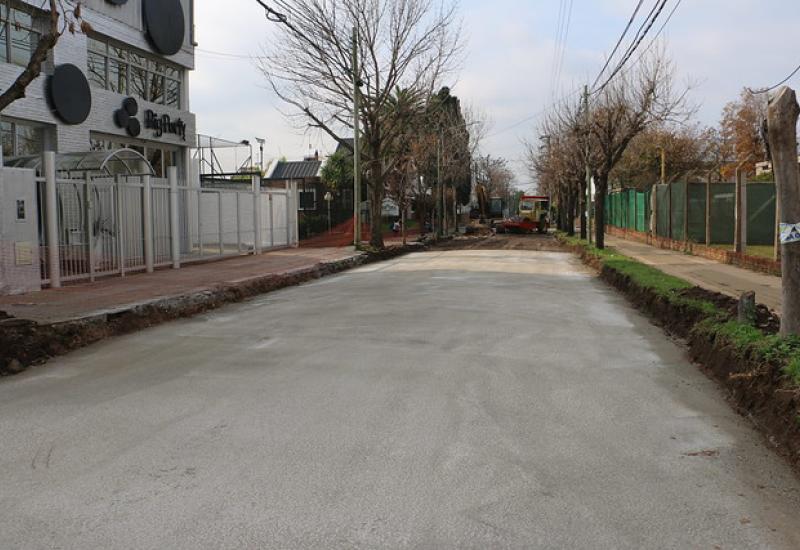 RENOVACIÓN DE ASFALTO, CALLE CUYO