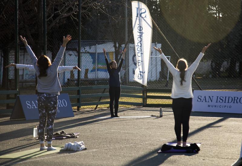dia mundial de yoga en san isidro, yoga, san isidro, disciplina, campo de deportes, campo 4, fisico, psicologico, beneficios