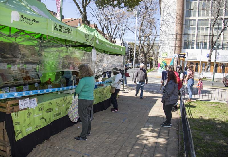 municipio de san isidro, mercado en tu barrio, protocolo, precios bajos, producción, mercado, frutas, verduras
