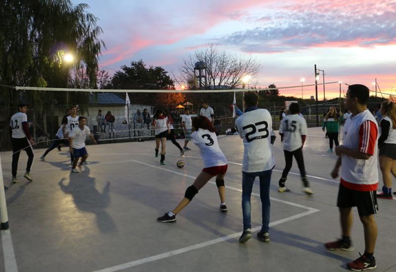 ENCUENTRO DEPORTIVO EN EL BAJO BOULOGNE