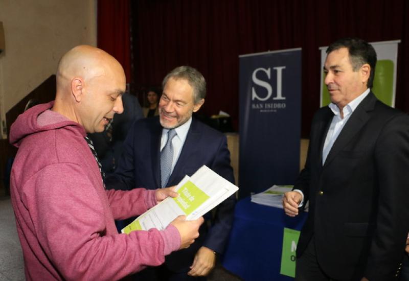 MÁS DE 90 FAMILIAS OBTUVIERON LA ESCRITURA DE SU CASA