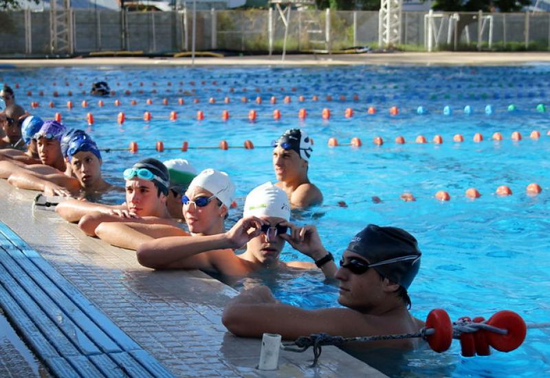 ESCUELAS DE NATACIÓN, MUNICIPIO DE SAN ISIDRO