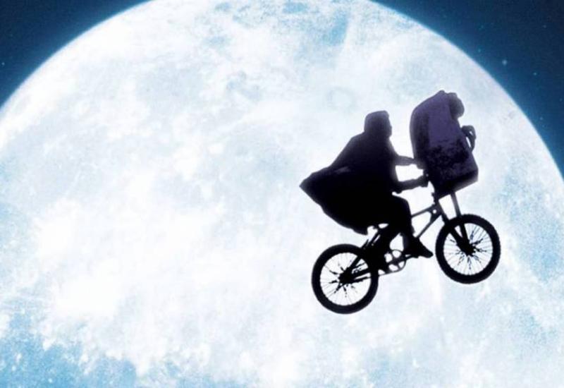 municipio de san isidro, cultura, bicine, pelicula, bicicleta, rio, entretenimiento, bardo en verano, sol, calor