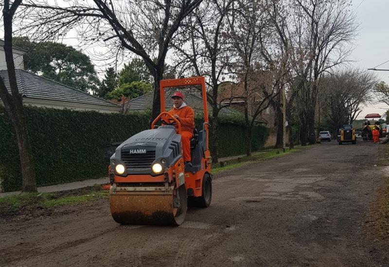 NUEVO PAVIMENTO EN LAS LOMAS DE SAN ISIDRO