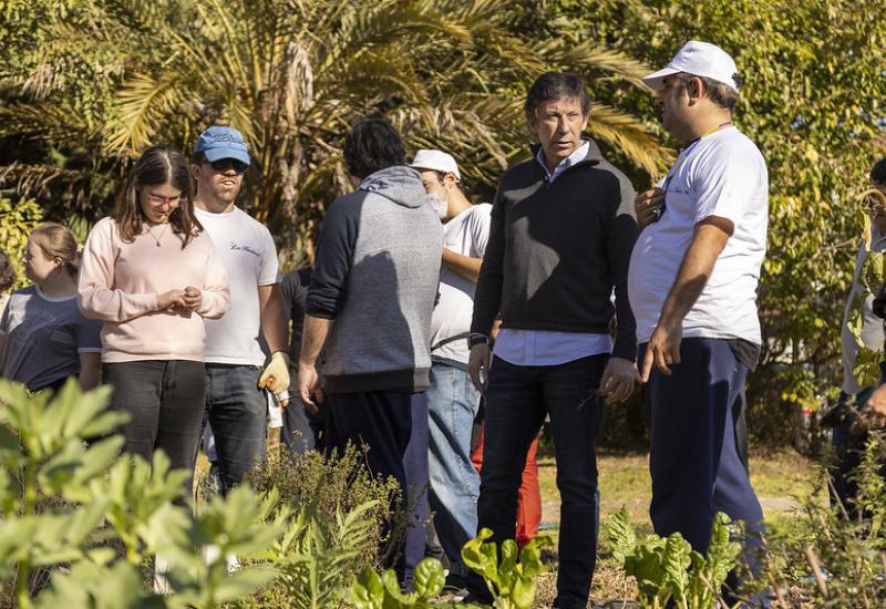 gustavo posse con los huerteros y cascos verdes gustavo posse con los huerteros y cascos verdes
