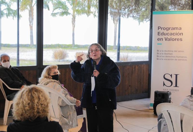 Hilda Molina charla en Puerto libre, médica cubana, salud, bienestar, abuelos, adultos mayores, 