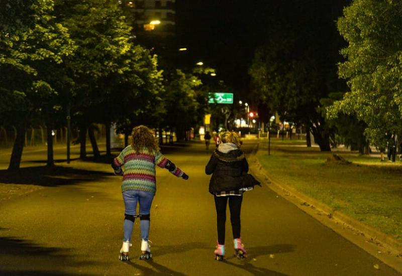 Paseo de bicicletas nocturno