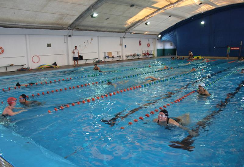 ESCUELAS MUNICIPALES DE NATACIÓN, SAN ISIDRO