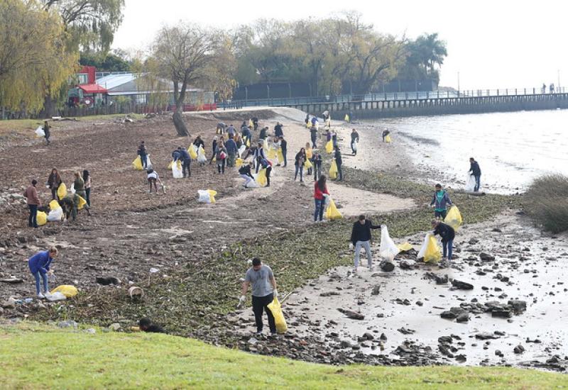 JORNADA DE LIMPIEZA EN LA COSTA DE SAN ISIDRO