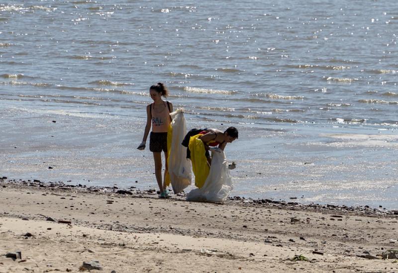JORNADA DE LIMPIEZA EN LA COSTA JORNADA DE LIMPIEZA EN LA COSTA