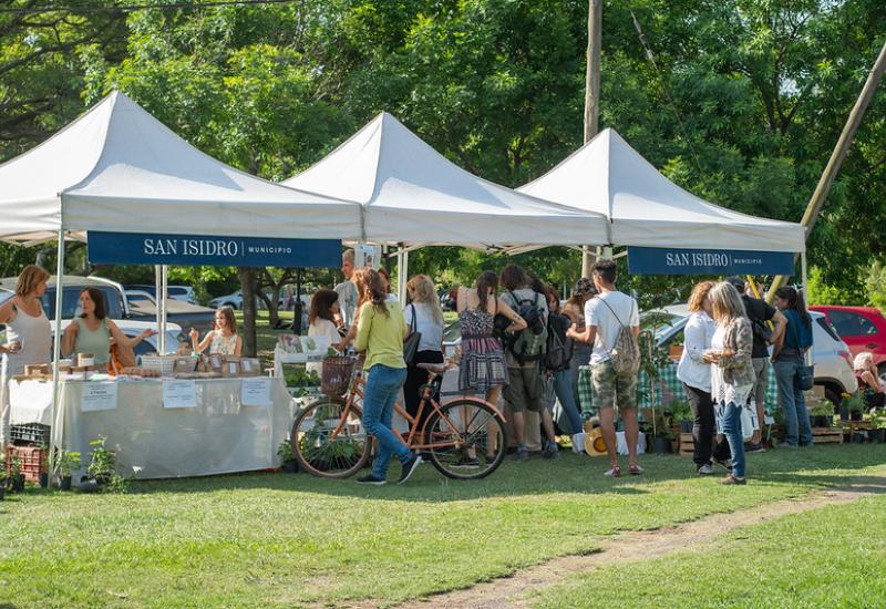 municipio de san isidro, mercado natural, parque publico del puerto, feria, exposicion, ecologico, furtas, verduras, sustentable