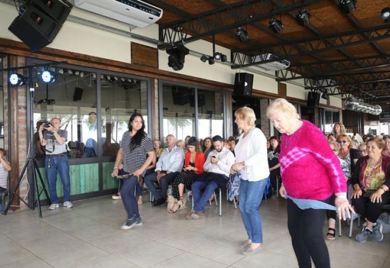 Show musical de Mike Amigorena en Puerto LIbre