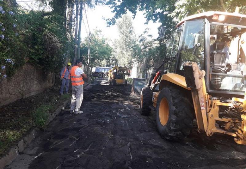 Nuevo asfalto y cordón en el bajo de san isidro