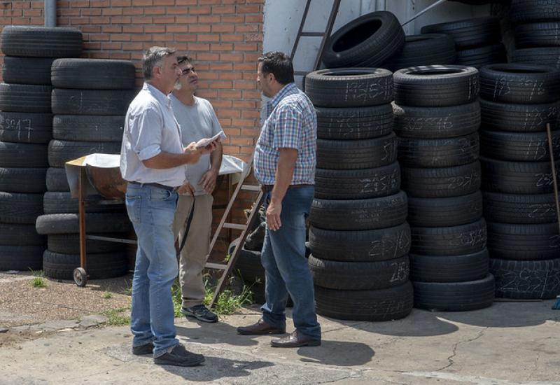 OPERATIVO CONTRA EL DENGUE EN GOMERÍAS