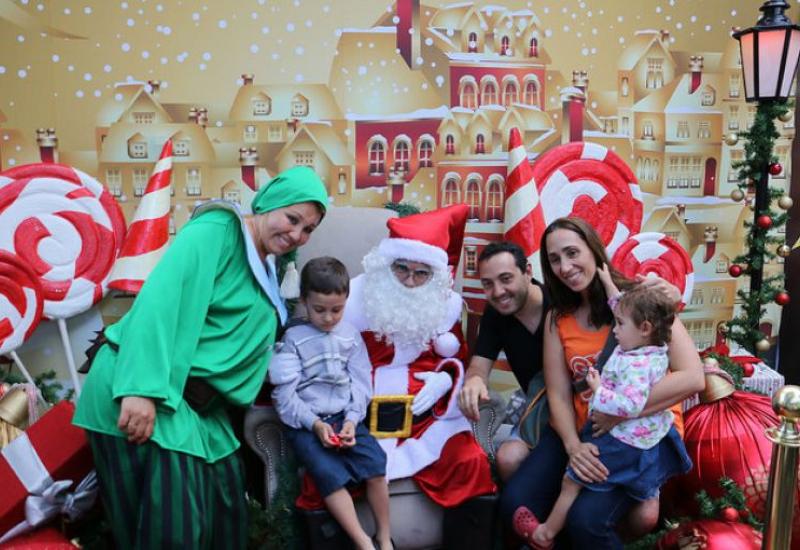 Visita de Papa Noel en centros comerciales de San isidro