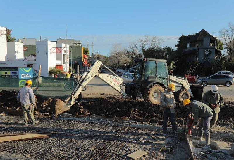 AVANZAN LAS OBRAS EN EL PARQUE PÚBLICO DEL PUERTO