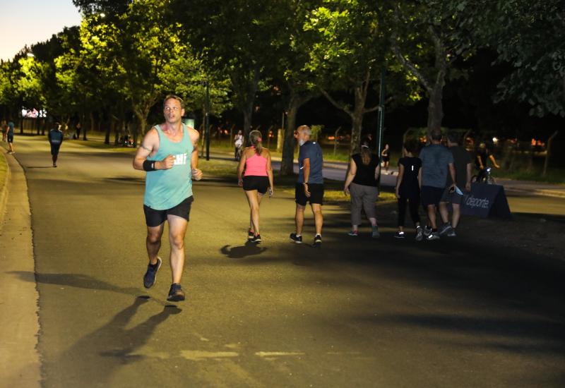 PASEO DE LAS BICICLETAS NOCTURNO SAN ISIDRO municipio de san isidro, pase de las bicicletas, deporte, deportes, bicicleta, rollers, dispo, barbijo, tapabocas, aire libre, gimnasia, correr