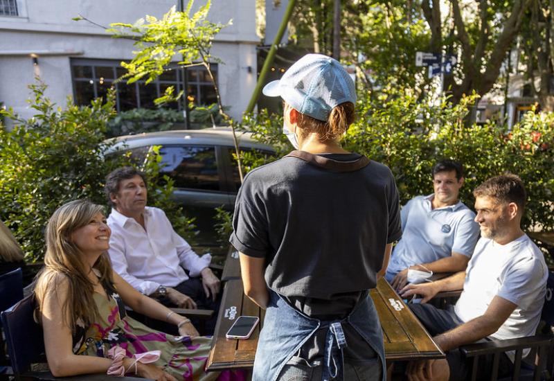 PASEO DEL CAFÉ EN MARTÍNEZ