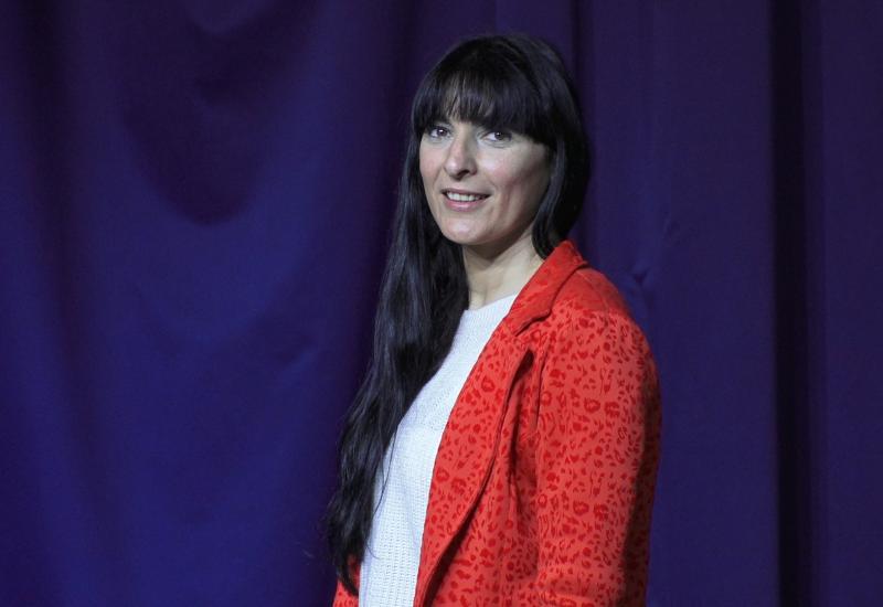 municipio de san isidro, cultura, finde en escena, paula palmeta, teatro, online, gratis, redes sociales, transmisión en vivo, instagram, facebook, san isidro, casa de muñecas, una viuda dificil