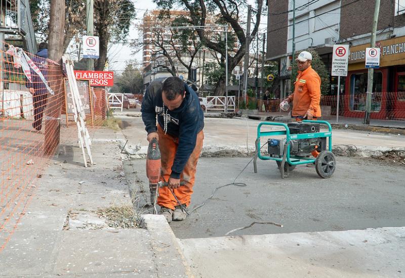 municipio de san isidro, pavimento, calle, bacheo, obras publicas, infraestructura, calles, heroe de malvinas, caseros, bajo de san isidro