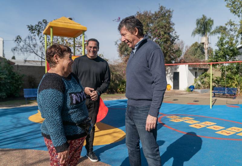 municipio de san isidro, plaza malvinas, espacio publico, boulogne, gustavo posse, juegos, niños, niñas, chicos, diversion, chicas, entretenimiento, hamaca, tobogan, arena