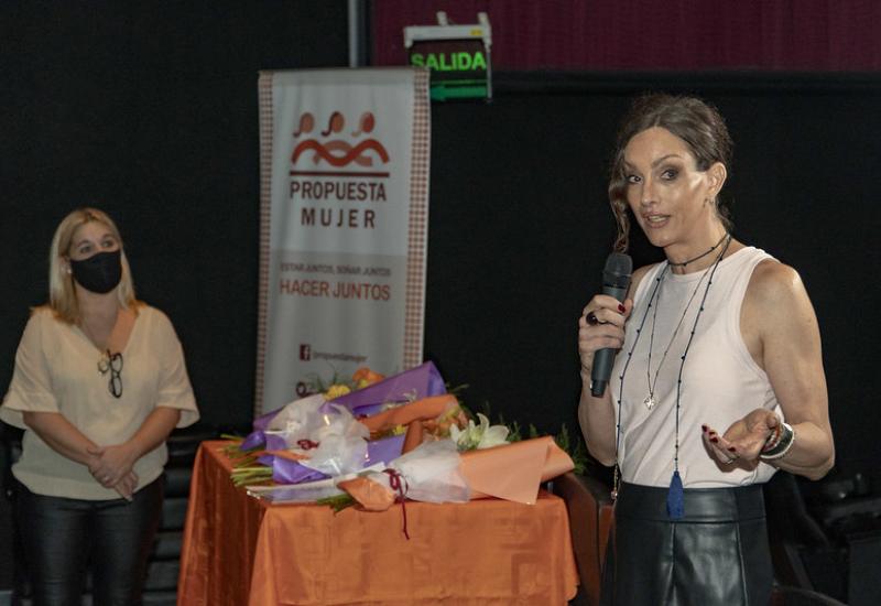 municipio de san isidro, PROPUESTA MUJER HOMENAJE