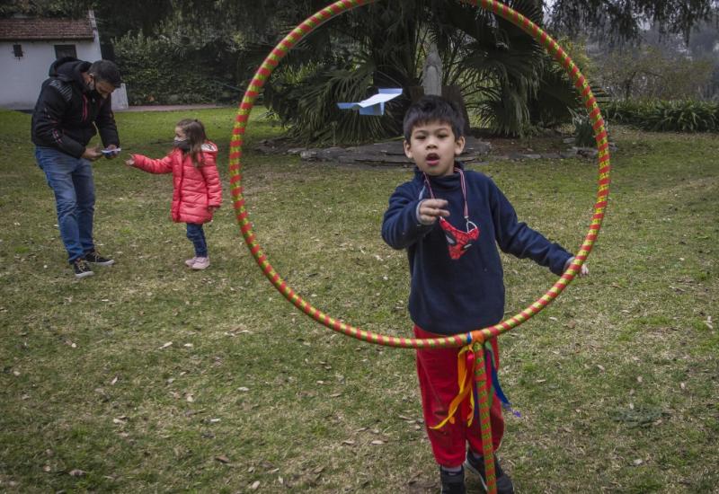 municipio de san isidro, dia de la niñez, cultura, barrilete, barrileteada, niños, niñas, chicos, chicas, avion, aviones, plegar, planear, museo del juguete, museo pueyrredon, quinta los ombues, busqueda del tesoro, juegos, jugar, juego