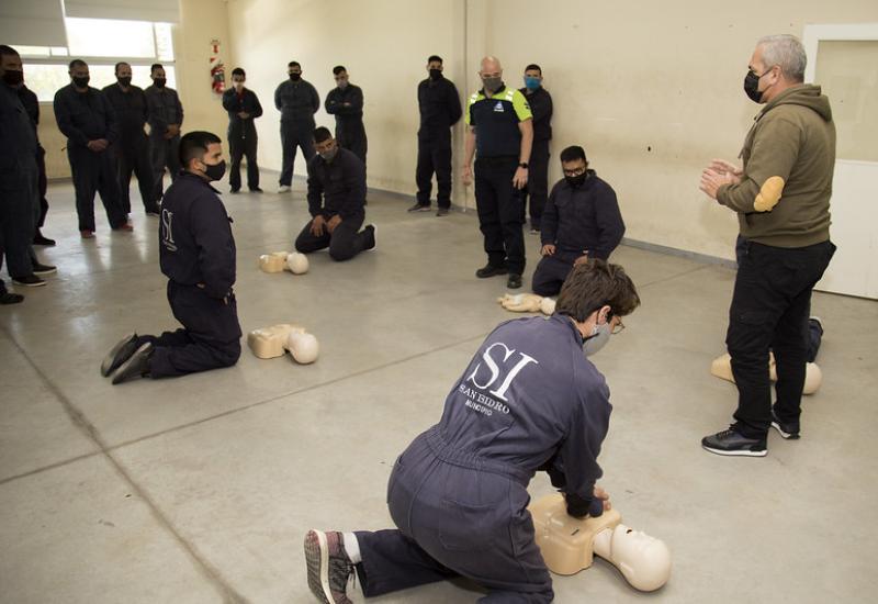 RCP y primeros auxilios para aspirantes al patrullaje municipal, salud, bienestar, herramientas